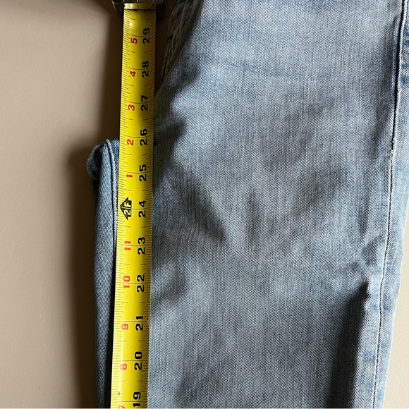 Levi’s 724 High Rise Slim Fit Straight Jean Color Light Blue Wash Size 24 - Picture 9 of 14